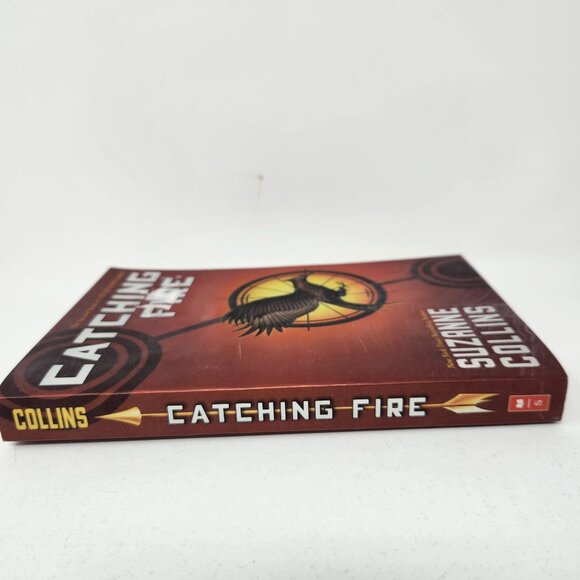 Catching Fire By Suzanne Collins Paperback Book The Hunger Games Trilogy - Picture 4 of 6